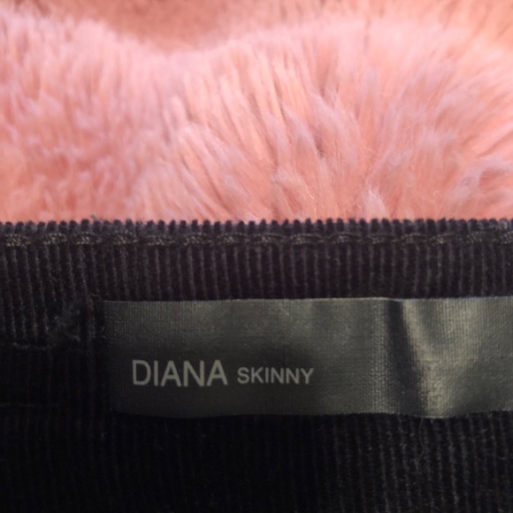 SALE Like New Kut from the Kloth Diana stretch Corduroy skinny pant in black - Picture 3 of 6